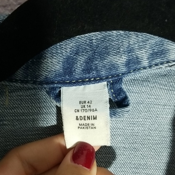 Jean jacket - Picture 2 of 4